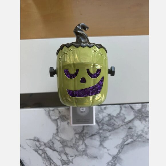 Bath & Body Works FRANKEN PUMPKIN Halloween Wallflower Plug In 2025 *PRICE DROP* - Picture 2 of 2